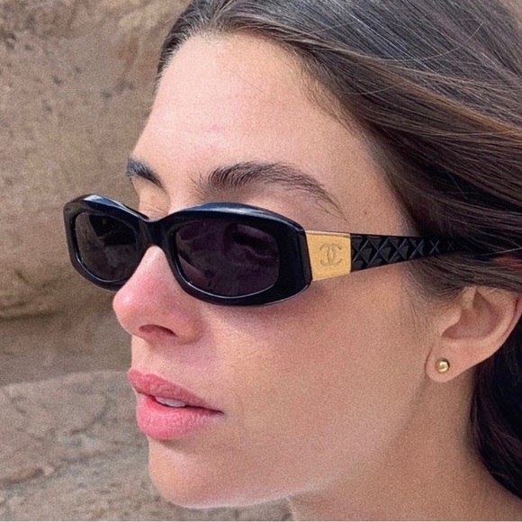 RARE🖤 CHANEL VINTAGE BLACK GOLD CC SUNGLASSES - Picture 1 of 15